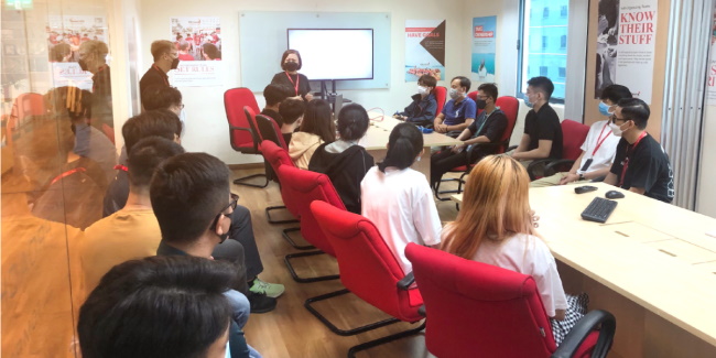 Wrapping up the first English training program for employees in 2022